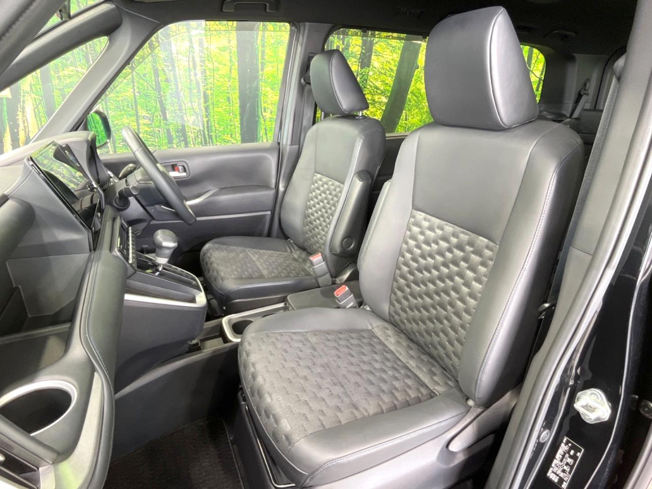 2022 TOYOTA VOXY | YAMAGIN CORPORATION