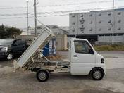 It is a picture of the white nissan clipper dump in 2007,First Photo Stock No.Y012430