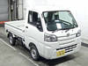 It is a picture of the white daihatsu hijet  truck in 2017,Sub Photo 0 Stock No.Y013518
