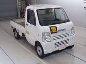 It is a picture of the white suzuki carry  in 2003,First Photo Stock No.Y014320