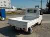 It is a picture of the white suzuki carry  truck in 2002,Sub Photo 2 Stock No.Y014463