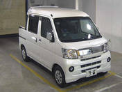 It is a picture of the pearl daihatsu hijet in 2016,First Photo Stock No.Y014962