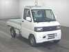 It is a picture of the white mitsubishi minicab truck in 2004,Sub Photo 0 Stock No.Y014963