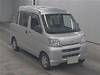 It is a picture of the silver daihatsu hijet  in 2005,Sub Photo 0 Stock No.Y015140