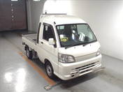 It is a picture of the white daihatsu hijet jumbo in 2013,First Photo Stock No.Y016066