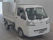 It is a picture of the white daihatsu hijet  in 2017,First Photo Stock No.Y016567