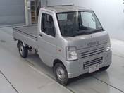 It is a picture of the silver suzuki carry  truck in 2004,First Photo Stock No.Y016706