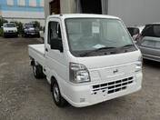 It is a picture of the white nissan nt100 clipper truck in 2018,First Photo Stock No.Y017006
