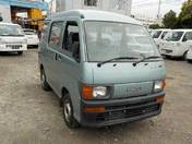It is a picture of the green daihatsu hijet passenger van in 1996,First Photo Stock No.Y017056