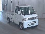It is a picture of the white nissan nt100 clipper in 2012,First Photo Stock No.Y017061