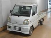 It is a picture of the white mitsubishi minicab in 2000,First Photo Stock No.Y017941