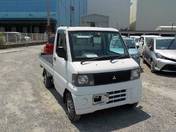 It is a picture of the white mitsubishi minicab truck in 2001,First Photo Stock No.Y017992