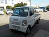It is a picture of the white suzuki carry  truck in 2002,Sub Photo 1 Stock No.Y018037