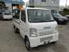 It is a picture of the white suzuki carry truck in 2003,Sub Photo 0 Stock No.Y018235
