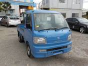 It is a picture of the blue daihatsu hijet  truck in 2000,First Photo Stock No.Y018239