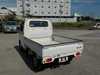 It is a picture of the white suzuki carry truck in 2003,Sub Photo 3 Stock No.Y018267