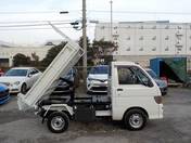 It is a picture of the white daihatsu hijet dump in 1996,First Photo Stock No.Y019005