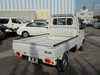 It is a picture of the white suzuki carry truck in 2006,Sub Photo 2 Stock No.Y020147