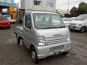 It is a picture of the silver suzuki carry truck in 2003,First Photo Stock No.Y020205
