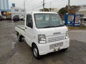 It is a picture of the white suzuki carry truck in 2009,First Photo Stock No.Y020230