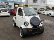 It is a picture of the  white   daihatsu midget ii truck in 1996,First Photo Stock No.Y020366