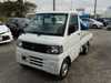 It is a picture of the white mitsubishi minicab truck in 2001,Sub Photo 1 Stock No.Y020536