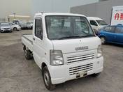 It is a picture of the white suzuki carry truck in 2005,First Photo Stock No.Y020832
