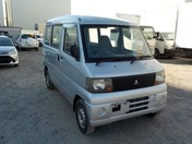 It is a picture of the silver mitsubishi minicab passenger van in 2002,First Photo Stock No.Y021399