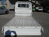 It is a picture of the white suzuki carry truck in 2005,Sub Photo 4 Stock No.Y021586