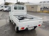 It is a picture of the white suzuki carry truck in 2005,Sub Photo 3 Stock No.Y021586