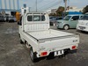 It is a picture of the white suzuki carry truck in 2003,Sub Photo 3 Stock No.Y021678