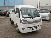 It is a picture of the white daihatsu hijet jumbo in 2017,First Photo Stock No.Y021679