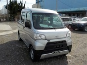 It is a picture of the silver daihatsu hijet deck van in 2018,First Photo Stock No.Y021800