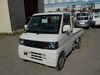 It is a picture of the white mitsubishi minicab truck in 2004,Sub Photo 1 Stock No.Y021914