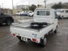 It is a picture of the white suzuki carry truck in 2005,Sub Photo 2 Stock No.Y022207