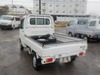 It is a picture of the white suzuki carry truck in 2005,Sub Photo 3 Stock No.Y022207