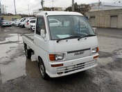 It is a picture of the white daihatsu hijet truck in 1998,First Photo Stock No.Y022386