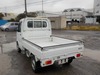 It is a picture of the white suzuki carry truck in 2009,Sub Photo 3 Stock No.Y022387