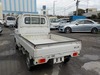 It is a picture of the white suzuki carry truck in 2003,Sub Photo 3 Stock No.Y022470