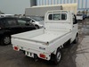 It is a picture of the white suzuki carry truck in 2004,Sub Photo 2 Stock No.Y022477