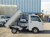 It is a picture of the white daihatsu hijet dump in 2019,First Photo Stock No.Y022512