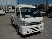 It is a picture of the white daihatsu hijet jumbo in 2008,First Photo Stock No.Y022687