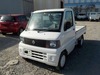 It is a picture of the white nissan clipper truck in 2004,Sub Photo 1 Stock No.Y022722