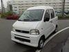 It is a picture of the white daihatsu hijet deck van in 2004,Sub Photo 1 Stock No.Y023229