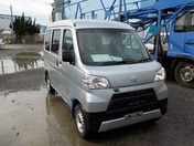 It is a picture of the silver daihatsu hijet passenger van in 2019,First Photo Stock No.Y023363