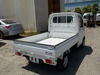 It is a picture of the white suzuki carry truck in 2005,Sub Photo 2 Stock No.Y023827
