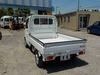 It is a picture of the white suzuki carry truck in 2005,Sub Photo 3 Stock No.Y023827