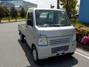 It is a picture of the silver suzuki carry truck in 2011,First Photo Stock No.Y023871
