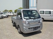 It is a picture of the silver daihatsu hijet truck in 2019,First Photo Stock No.Y023906