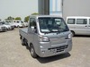 It is a picture of the silver daihatsu hijet truck in 2019,Sub Photo 0 Stock No.Y023906
